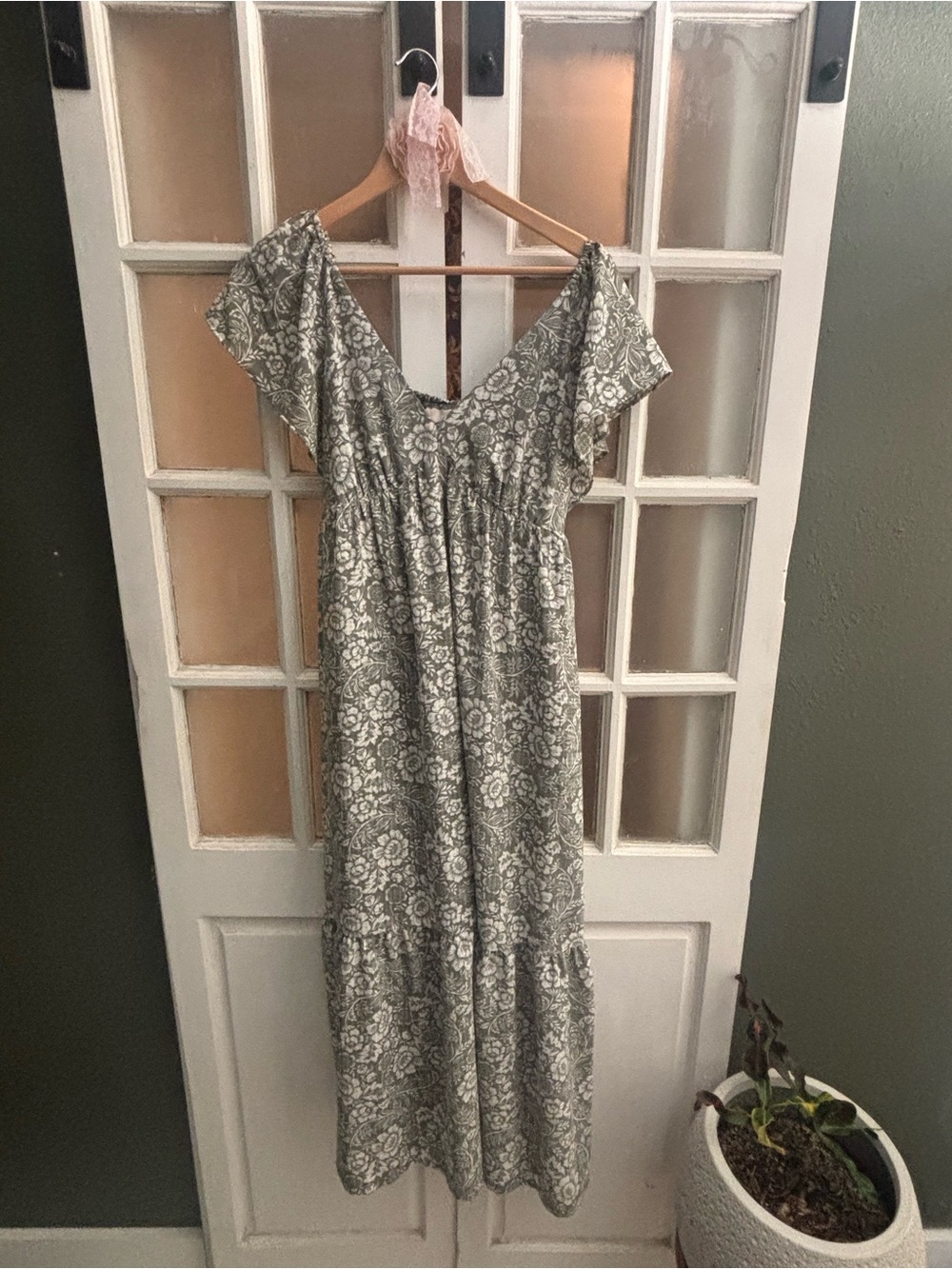 Universal Thread Sage Green Floral Maxi Dress